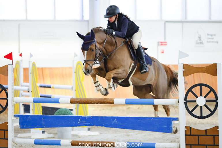 9120 Forgács Laura PET2647