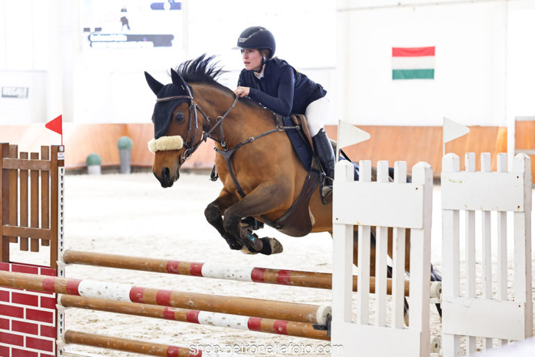 17110cm nyitott vrsz Lukácsi Lilla NICKY NIGHTMARE PET2121