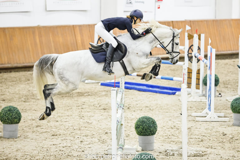 21135cm nyitott vrsz MK minősítő Bohák Debreczeni Éva PET9931