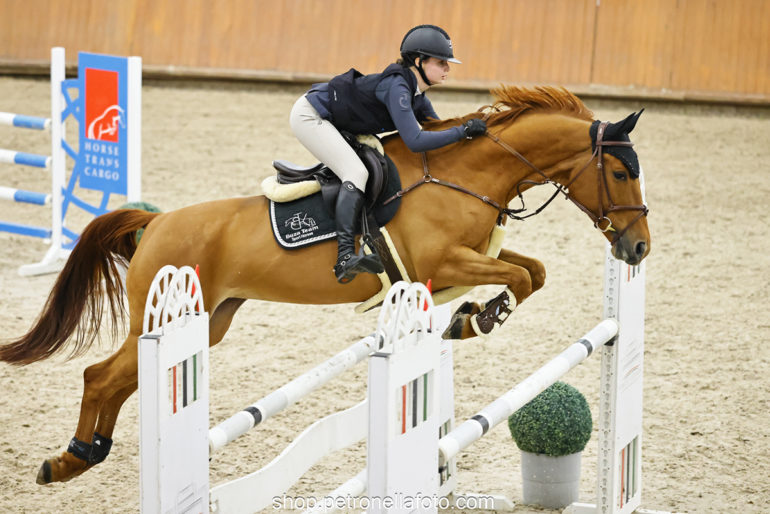 30130cm nyitott vrsz MK minősítő Susán Hanna PET0785 PET9758