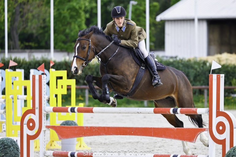 19 120cm nyitott vrsz Antal Péter PASSADENA VAN HET EXELHOF PET0873