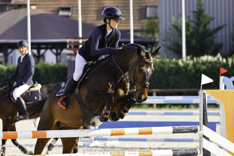 20 130cm nyitott vrsz Tóth Panna Sára CON PASSIONE PET0006