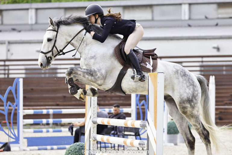 28 120cm nyitott vrsz Boda Szinta Bíborka OSCAR PET9666