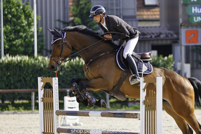 30 130cm nyitott vrsz Hubai István PET9964