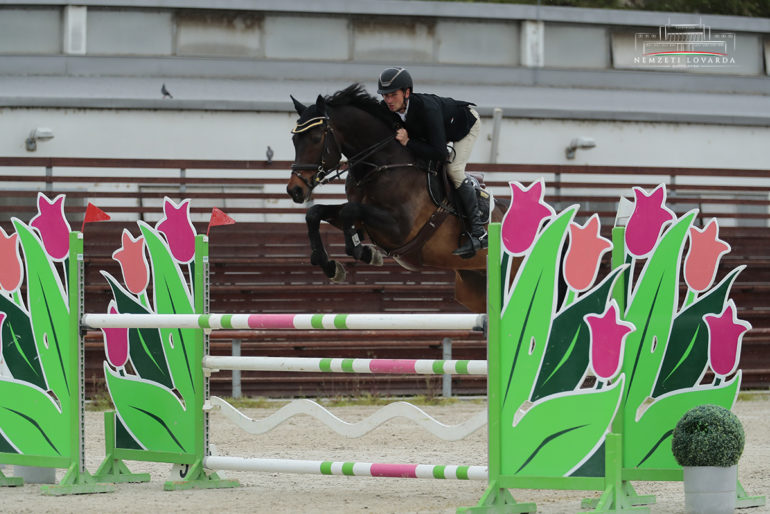 130 cm nyitott és U25 Burucs Barna és Lombard
