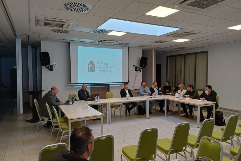 Elnoksegi forum 3